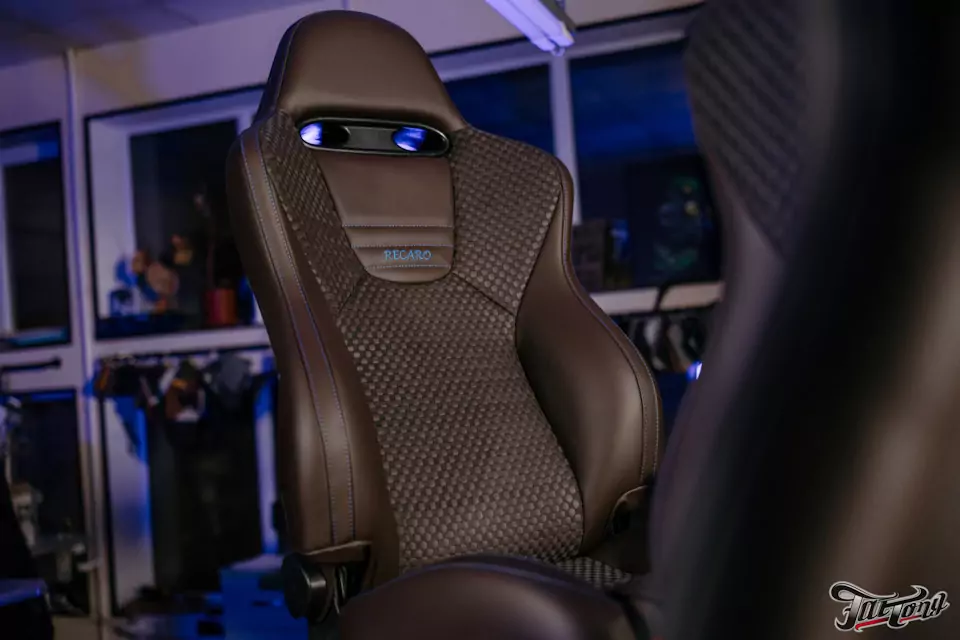 Перетяжка сидений Recaro для Honda Accord 7 в кожу и алькантару с плетением в стиле Bottega Veneta!